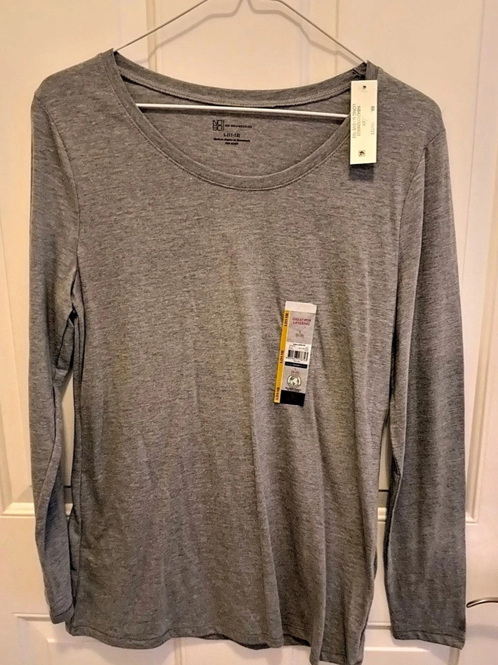 No Boundaries Long Sleeve Tee in Gray NWT